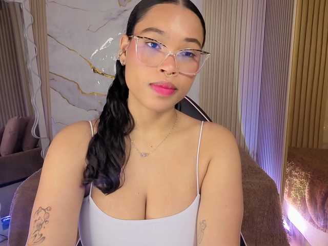 penelope-tay's BongaCams show and profile