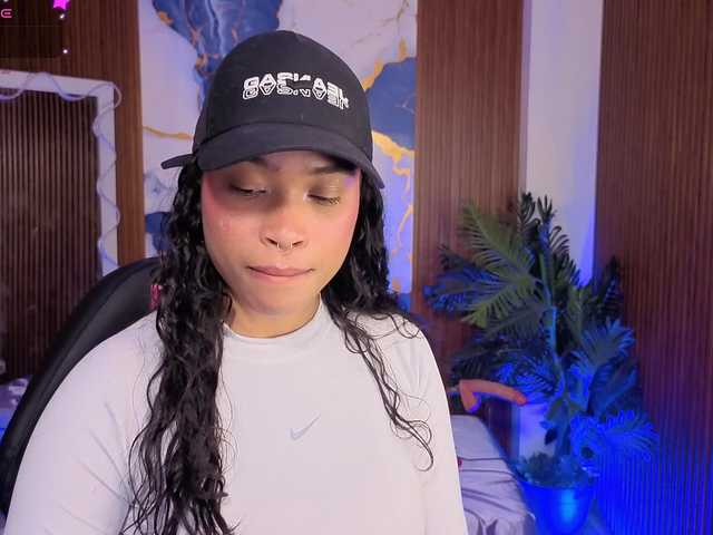 penelope-tay live cam on BongaCams