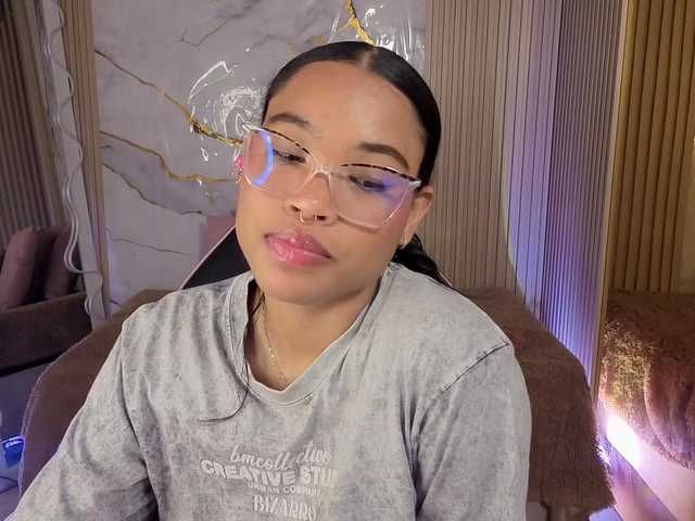 penelope-tay's BongaCams show and profile