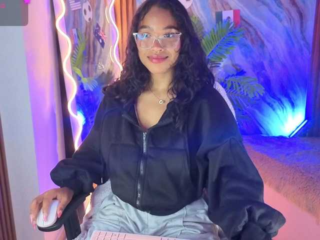 penelope-tay live cam