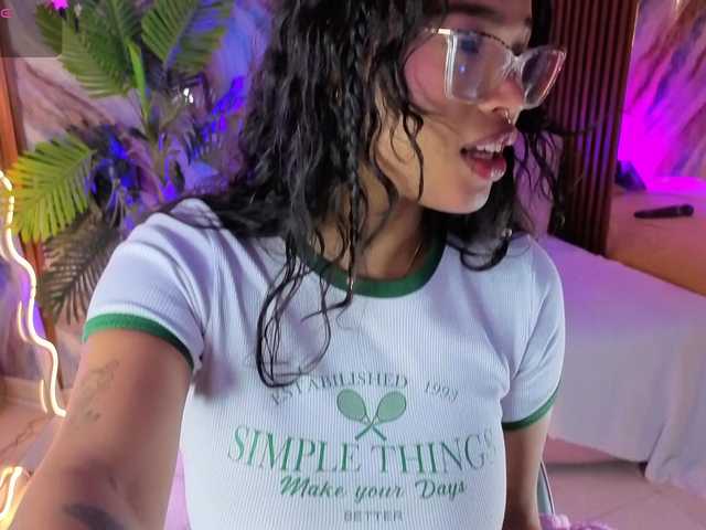 penelope-tay live cam on BongaCams