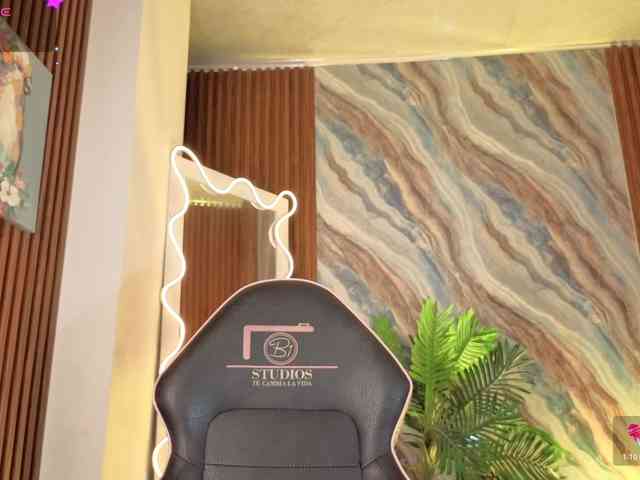 penelope-tay webcam