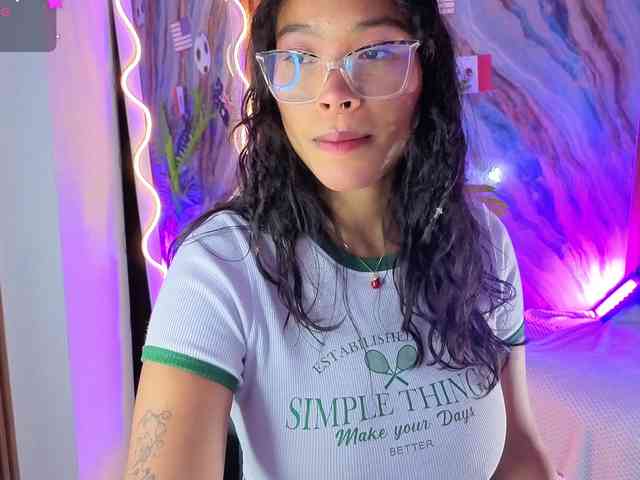 penelope-tay webcam