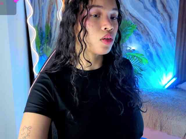 penelope-tay webcam