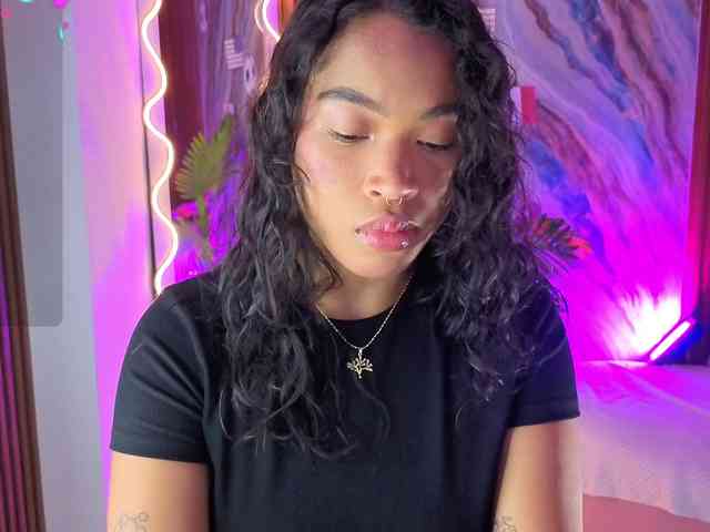 penelope-tay webcam