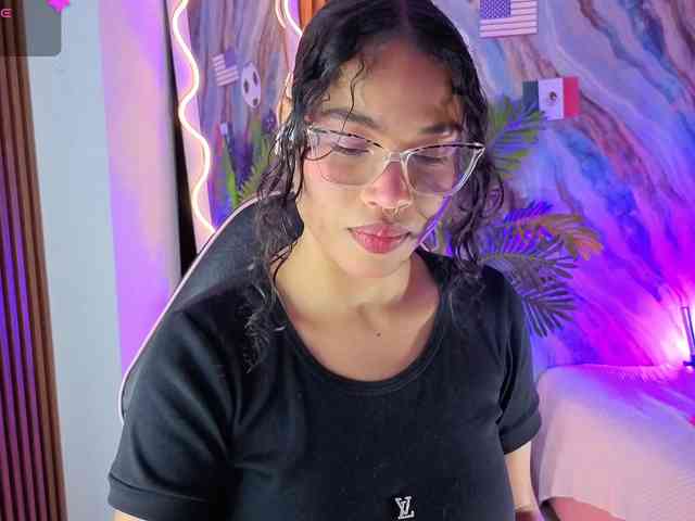 penelope-tay webcam