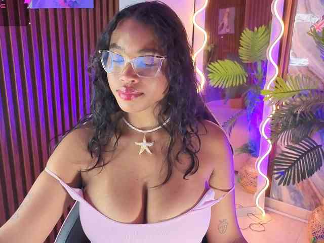 penelope-tay webcam