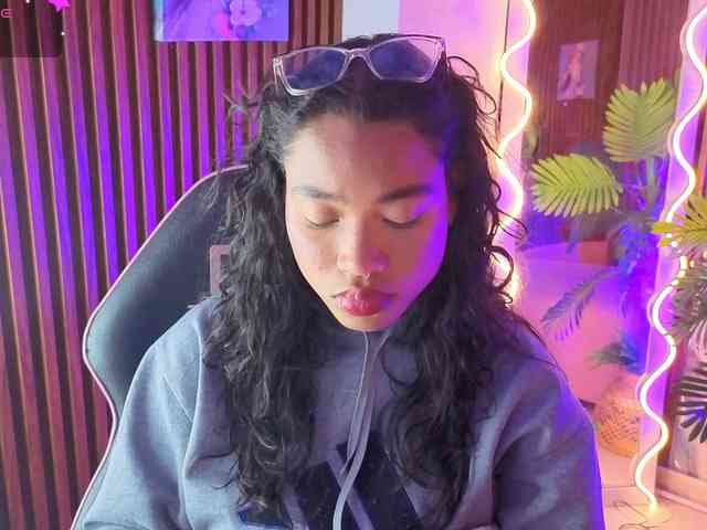 penelope-tay webcam