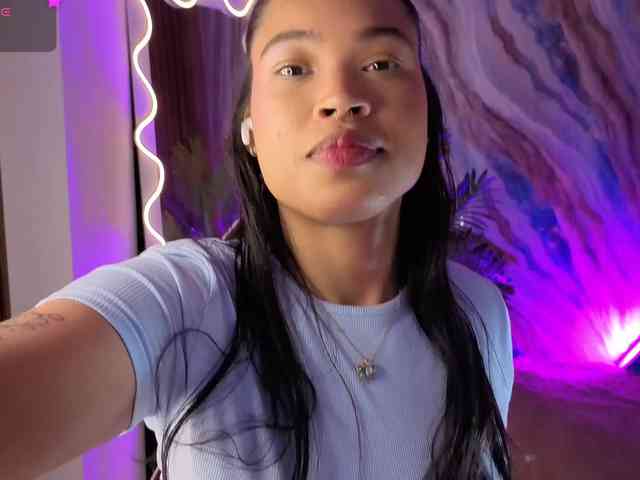 penelope-tay webcam