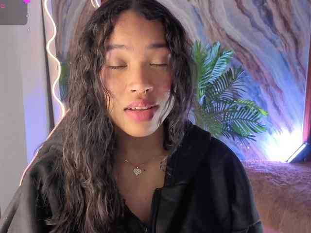 penelope-tay Live Webcam on BongaCams