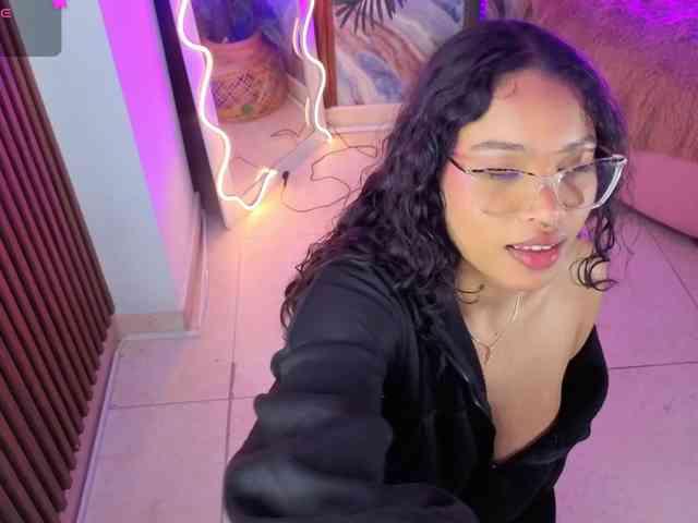 penelope-tay webcam