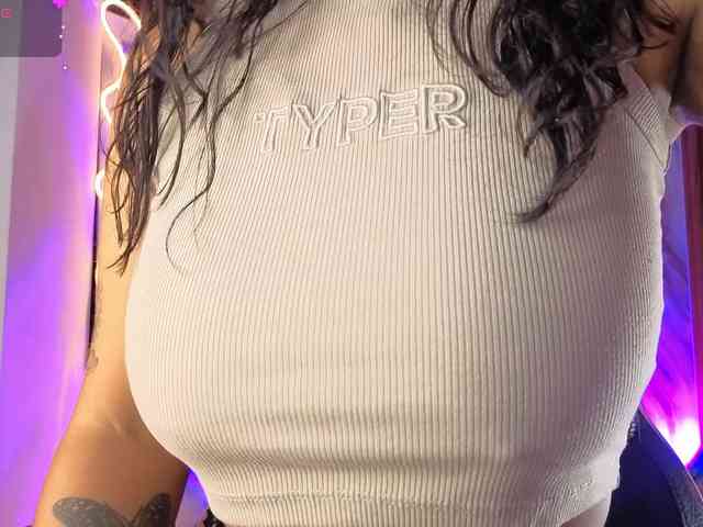 penelope-tay webcam