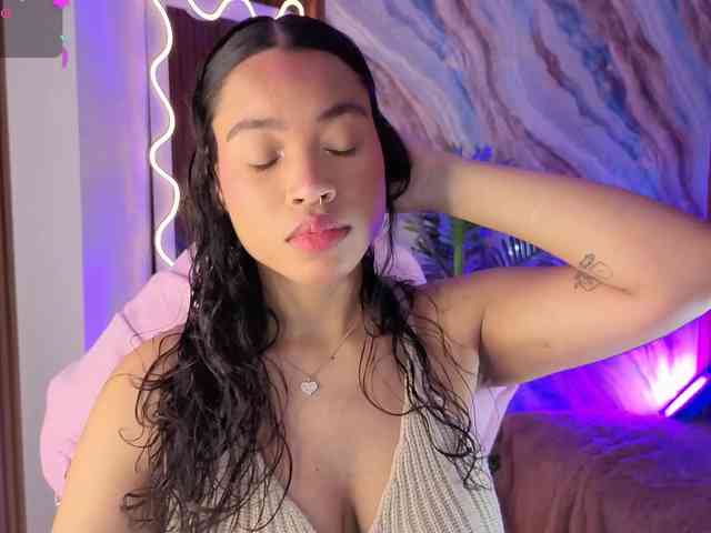 penelope-tay webcam