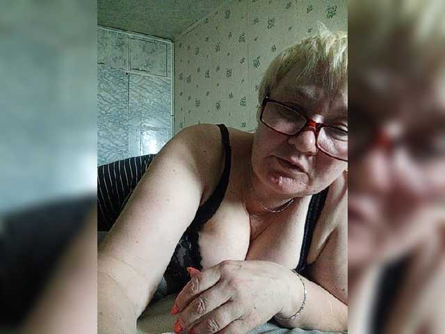 HelenaGloss live cam on BongaCams