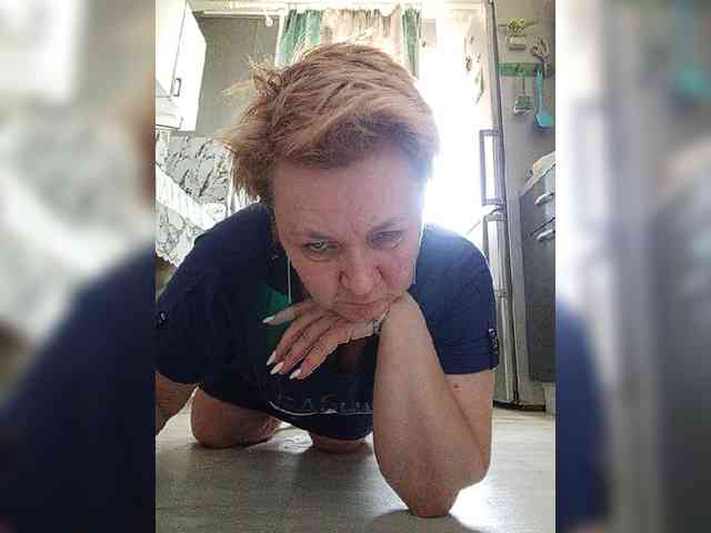 Модель: HelenaGloss