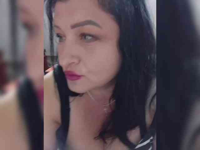 SeXy-MaMo4Ka webcam