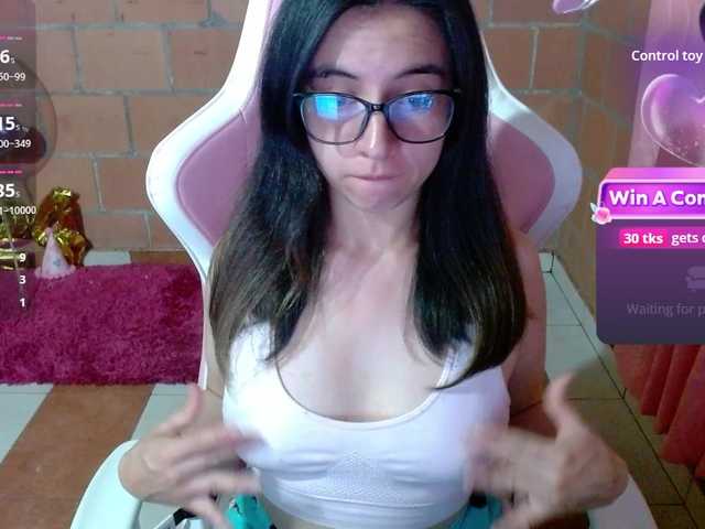 Maggie-Fox live cam on BongaCams