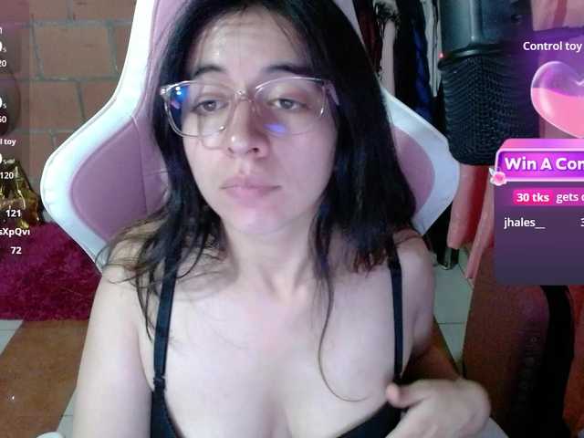 Maggie-Fox live cam on BongaCams