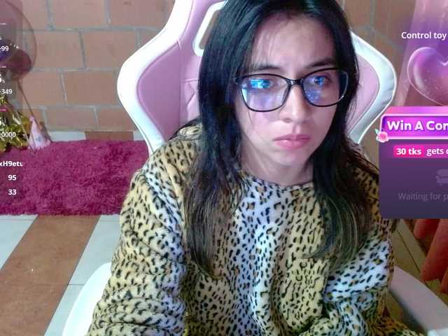 Maggie-Fox live cam on UnifiedCams