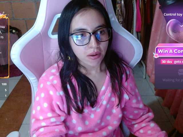 Maggie-Fox live cam on BongaCams