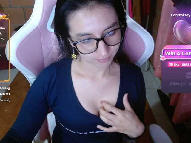 Maggie-Fox live cam on BongaCams