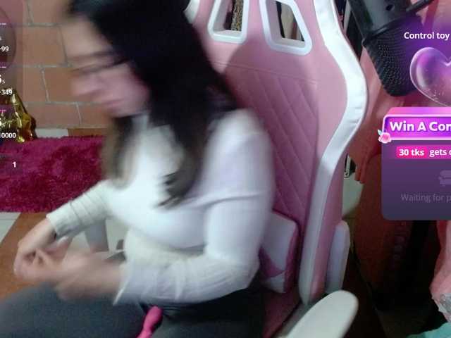 Maggie-Fox live cam on BongaCams