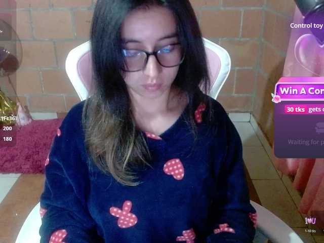 Maggie-Fox live cam on UnifiedCams