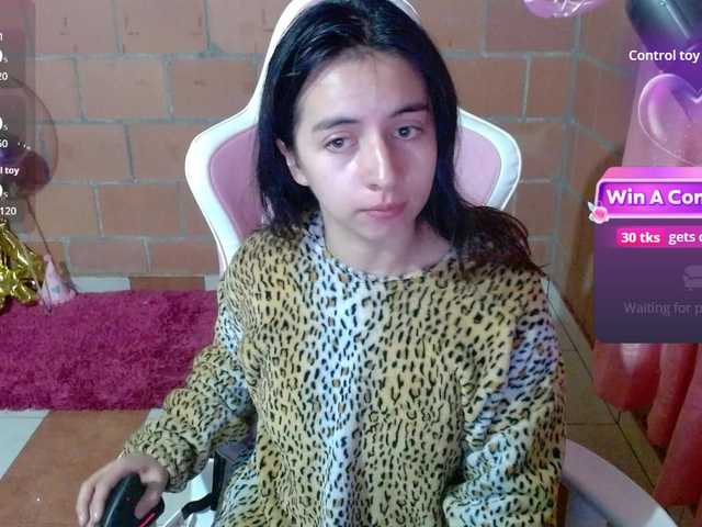 Maggie-Fox live cam on UnifiedCams