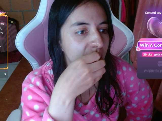 Maggie-Fox live cam on BongaCams