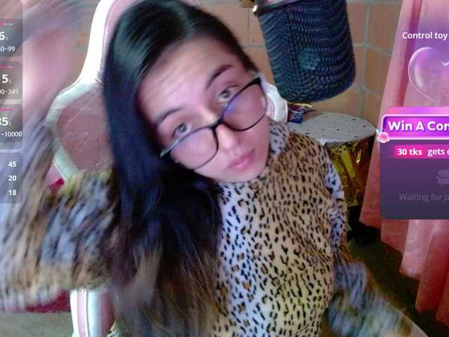 Maggie-Fox live cam on BongaCams