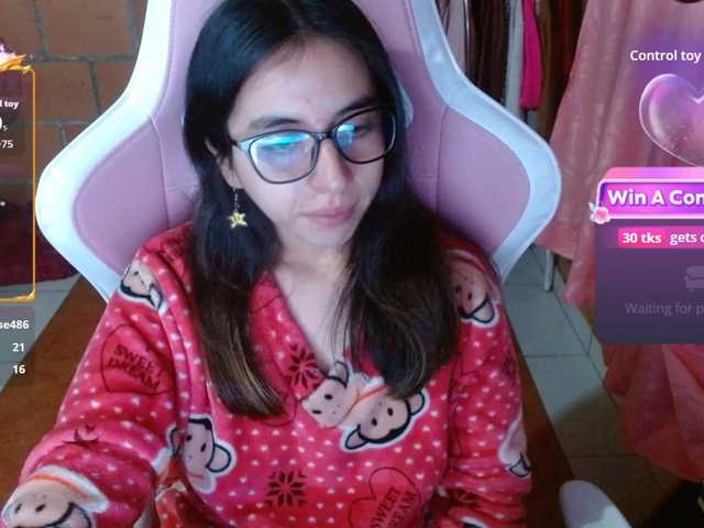 Maggie-Fox, live now on BongaCams