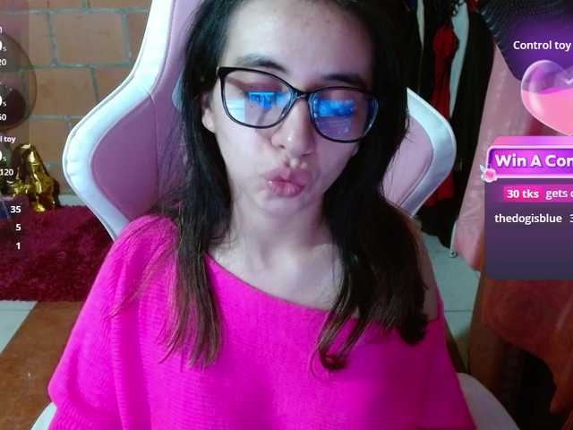 Maggie-Fox live cam on BongaCams