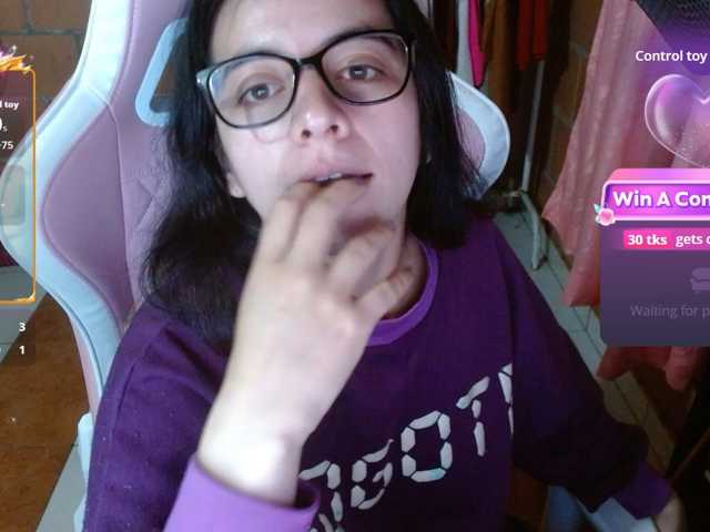 Maggie-Fox live cam on BongaCams
