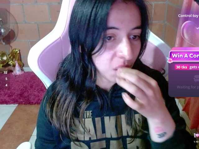 Maggie-Fox live cam on BongaCams