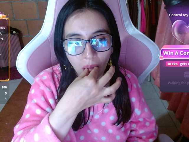 Maggie-Fox live cam on BongaCams