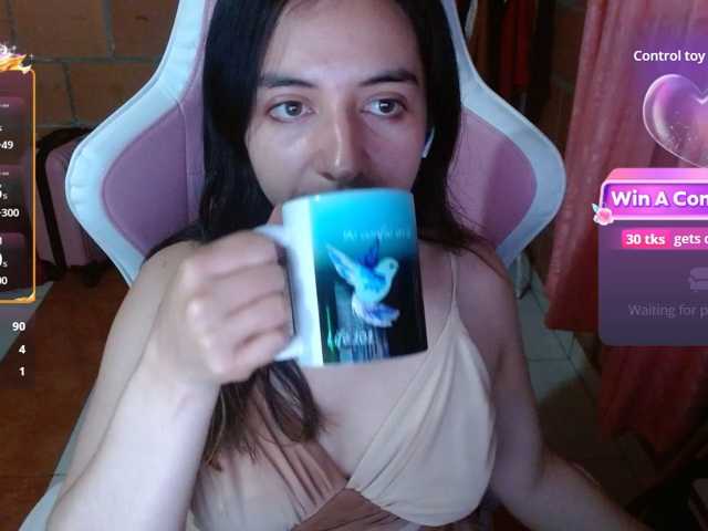 le modèle Maggie-Fox est en webcam porno dans un show sur le site bongacams, il possède les tags suivants: Latino/Hispanic,Brunette,Trimmed