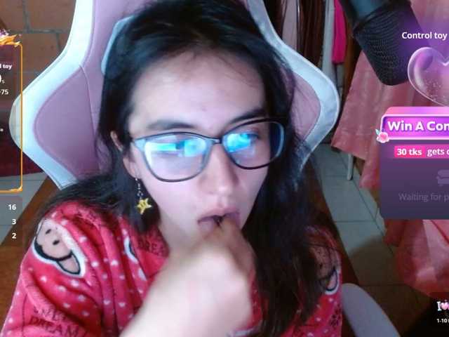 Maggie-Fox, live now on BongaCams