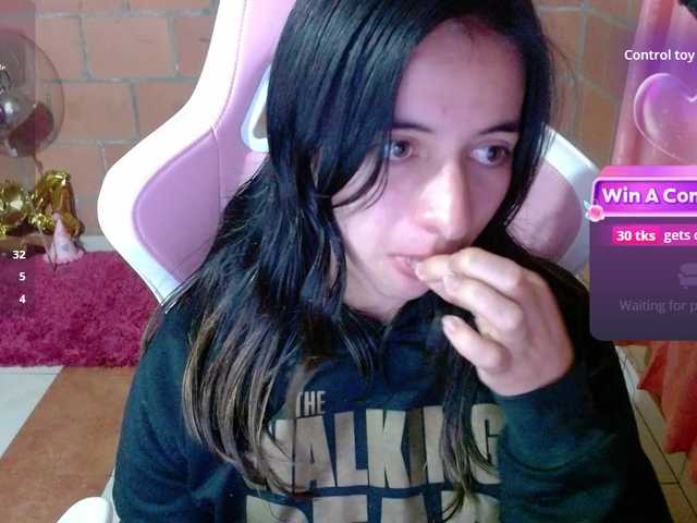 Maggie-Fox live cam on BongaCams