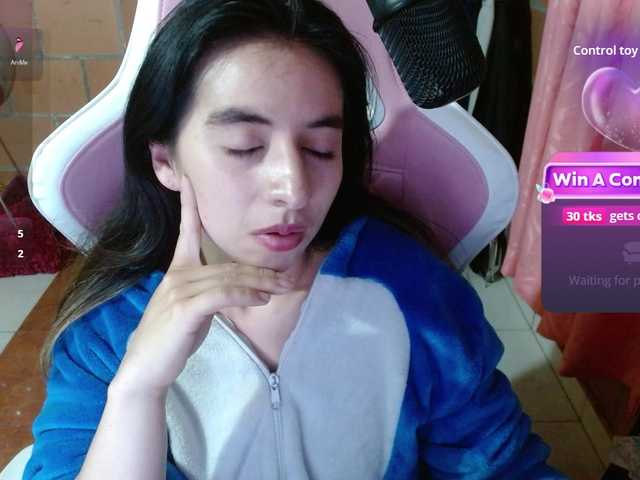 Maggie-Fox live cam on BongaCams