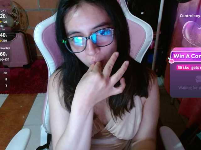 Maggie-Fox live cam on BongaCams