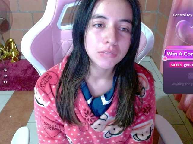 Sex chat gratuit in direct cu Maggie-Fox pe BongaCams
