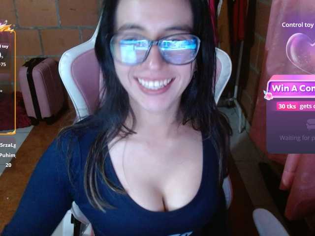 Maggie-Fox live cam on BongaCams