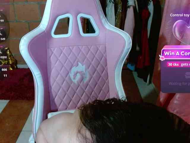 Maggie-Fox webcam