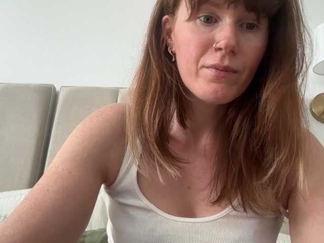 REDHEADROSIE live cam preview