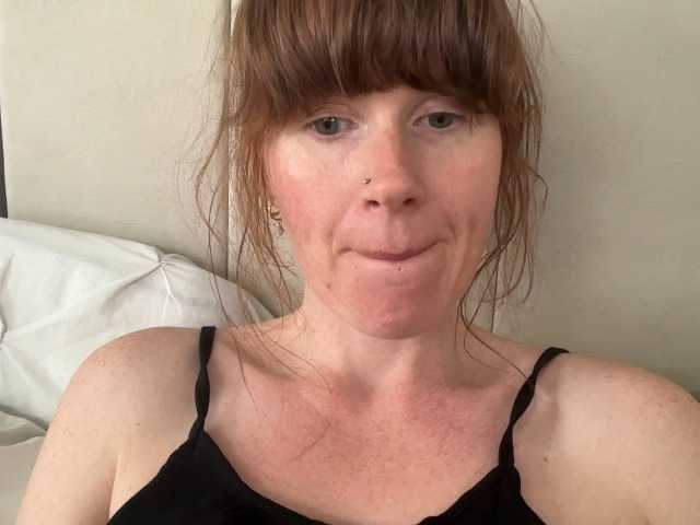 REDHEADROSIE live cam on BongaCams