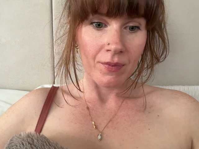 REDHEADROSIE live cam on BongaCams