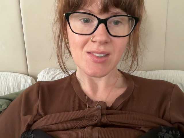 REDHEADROSIE live cam on BongaCams