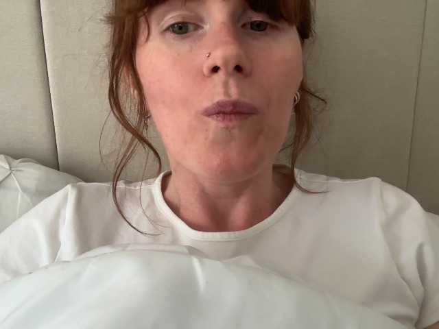 REDHEADROSIE live cam on BongaCams