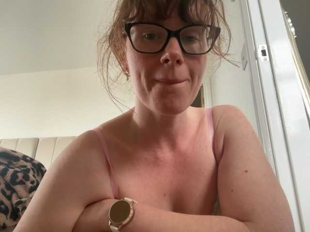 REDHEADROSIE live cam