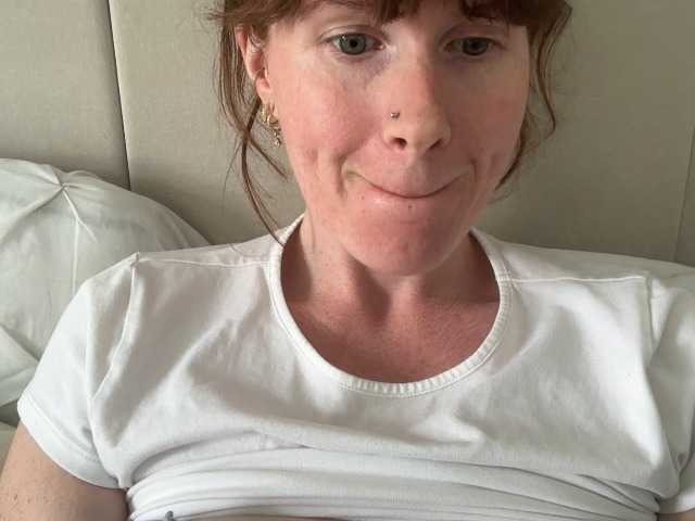 REDHEADROSIE live cam on BongaCams